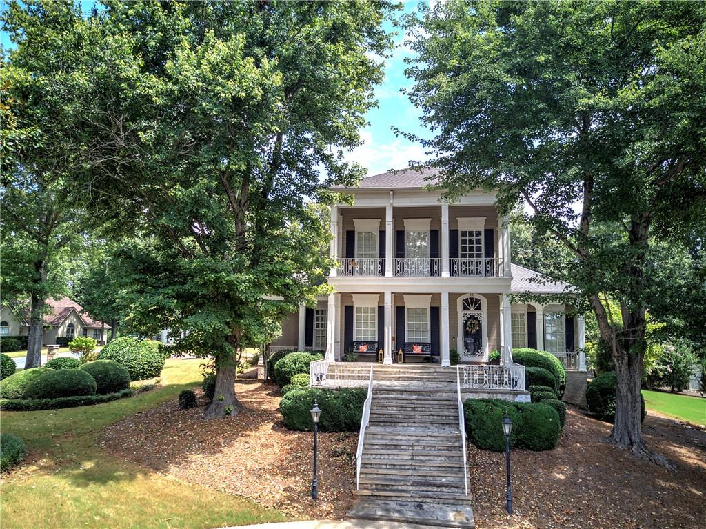 11 Forest Hill Drive SW