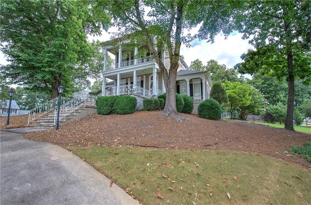 11 Forest Hill Drive SW