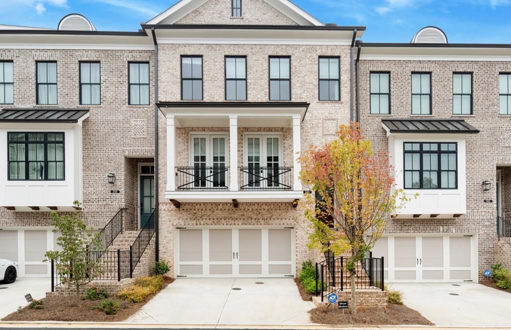 Towns On Thompson - Residential