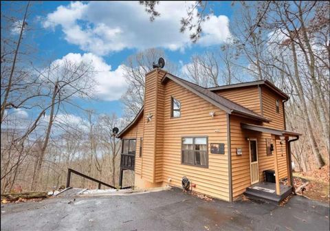 Homes For Sale - 2531 Hunter Road<br/> Towns County, Hiawassee, GA 30546