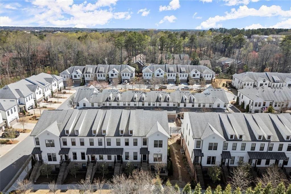 CHELSEA WALK - Residential