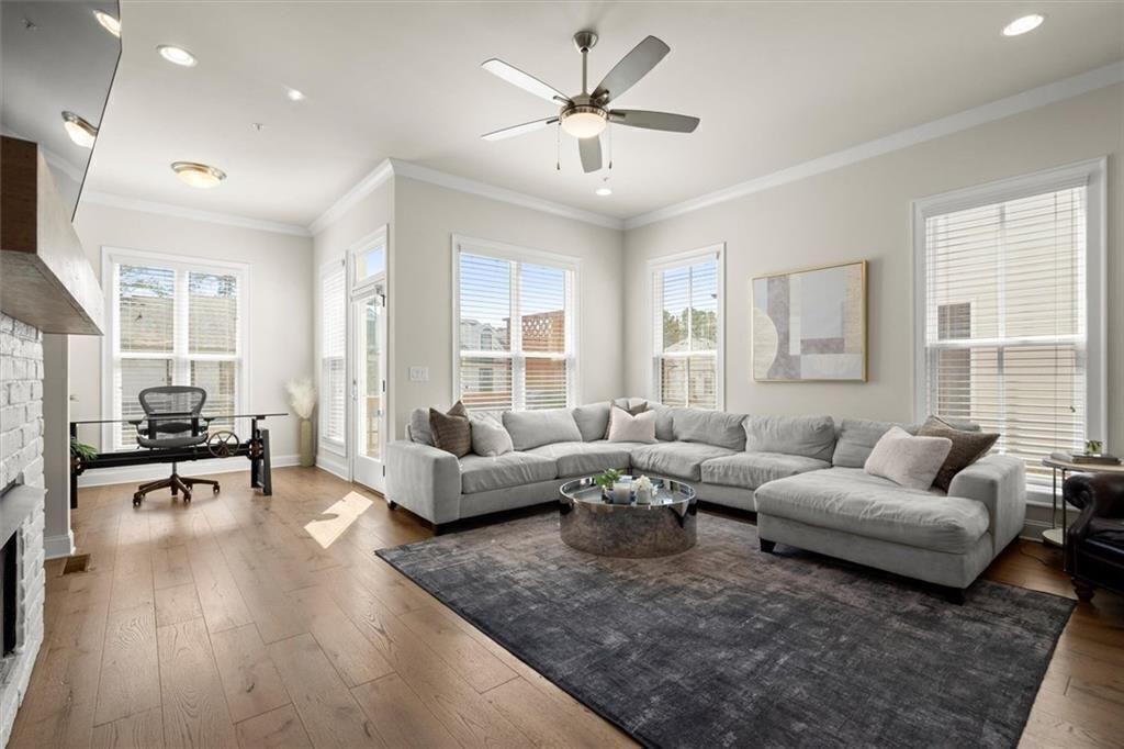 CHELSEA WALK - Residential