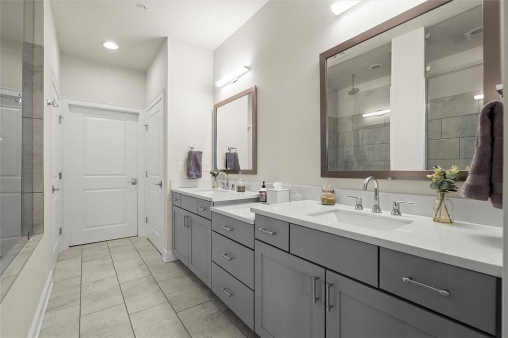 CHELSEA WALK - Residential