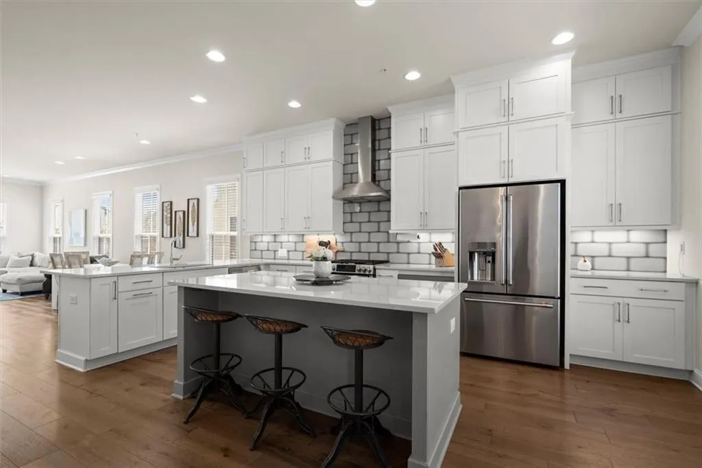 Alpharetta, Georgia 30009, United States, 3 Bedrooms Bedrooms, ,4 BathroomsBathrooms,Residential,Active,207994