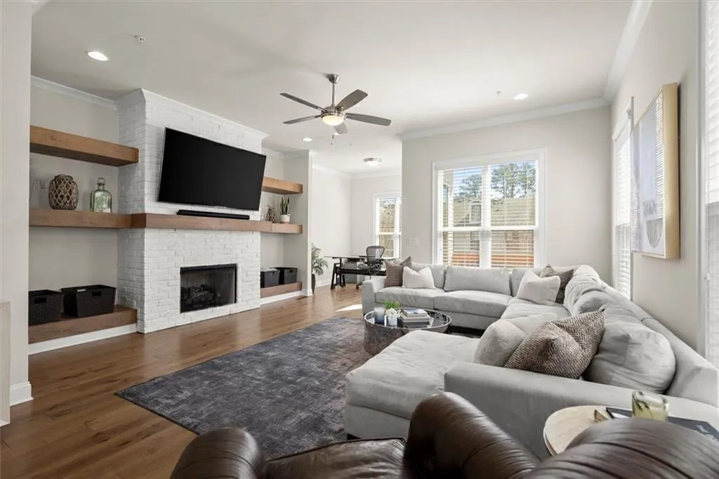 Alpharetta, Georgia 30009, United States, 3 Bedrooms Bedrooms, ,4 BathroomsBathrooms,Residential,Active,207994