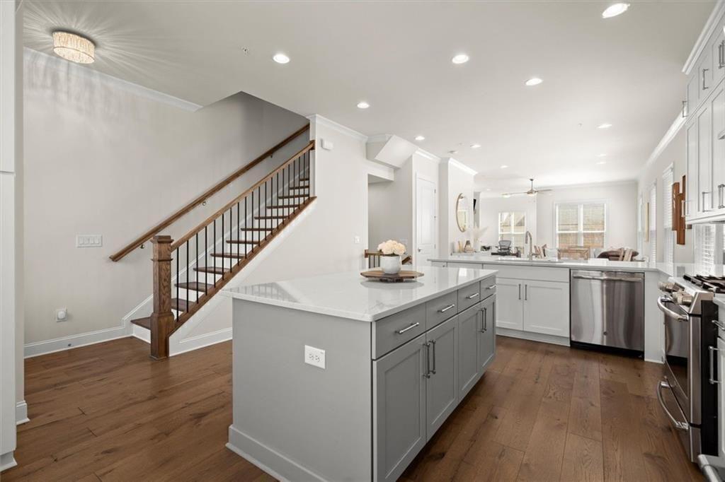 CHELSEA WALK - Residential