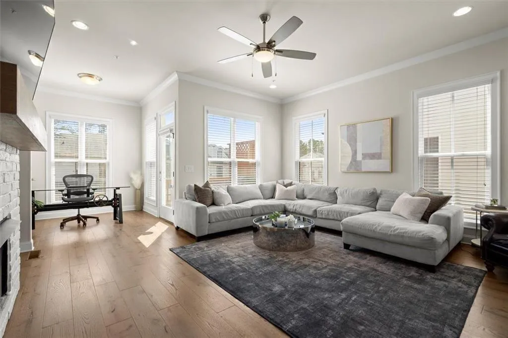 Alpharetta, Georgia 30009, United States, 3 Bedrooms Bedrooms, ,4 BathroomsBathrooms,Residential,Active,207994