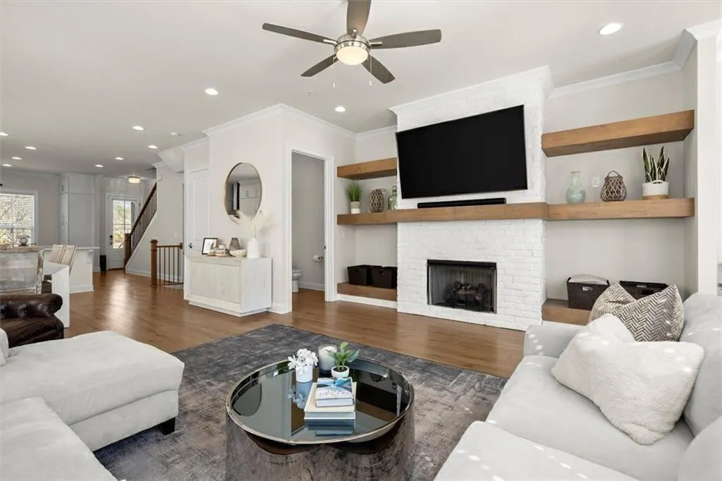 Alpharetta, Georgia 30009, United States, 3 Bedrooms Bedrooms, ,4 BathroomsBathrooms,Residential,Active,207994