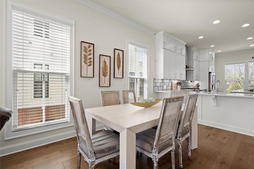 CHELSEA WALK - Residential