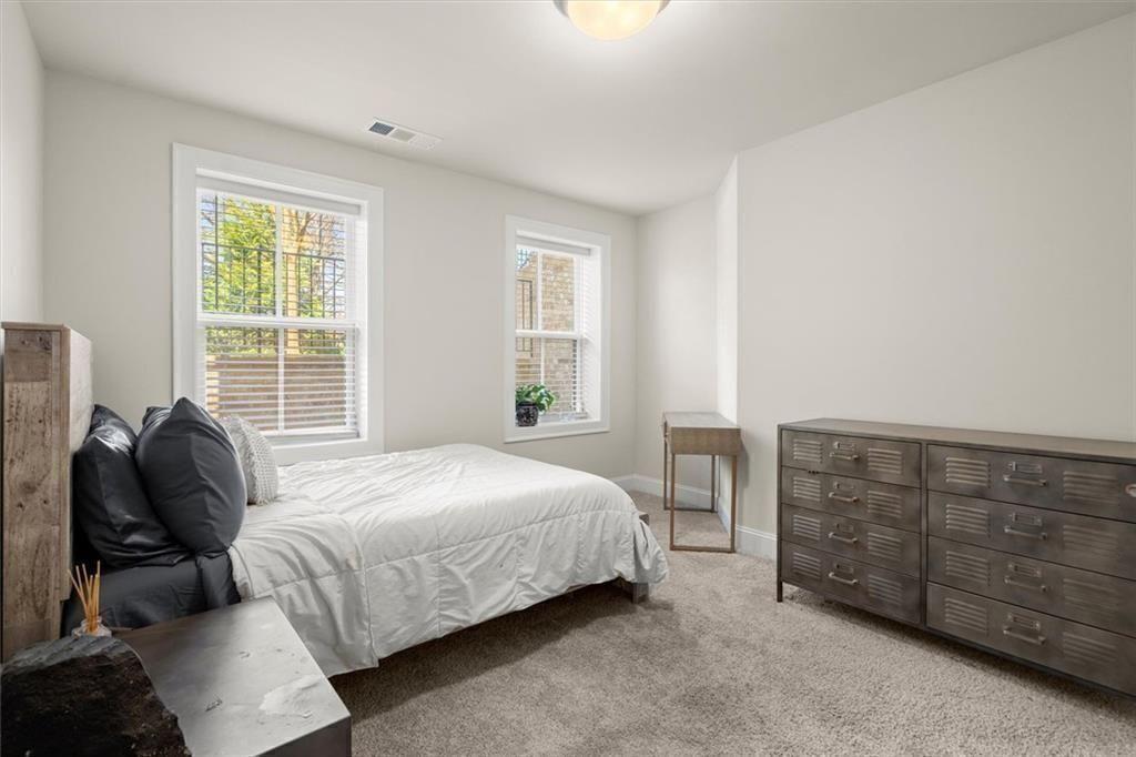 CHELSEA WALK - Residential