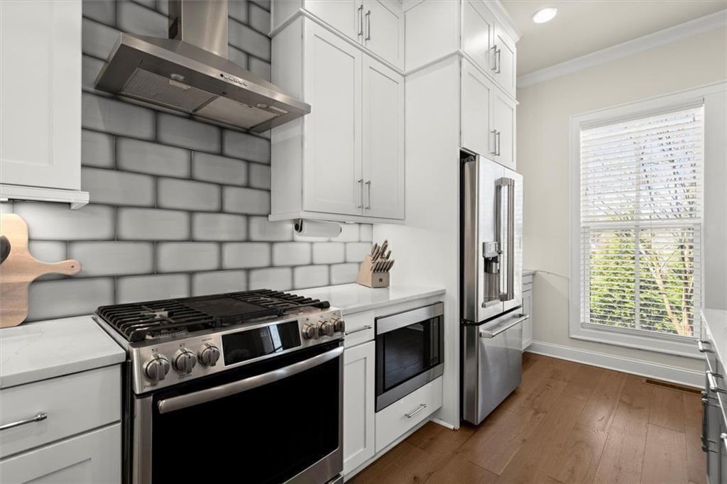 CHELSEA WALK - Residential