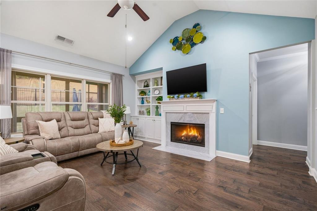 1815 Nestledown Drive