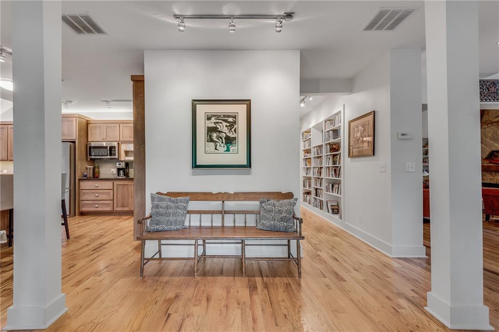 4621 Lakeshore Drive