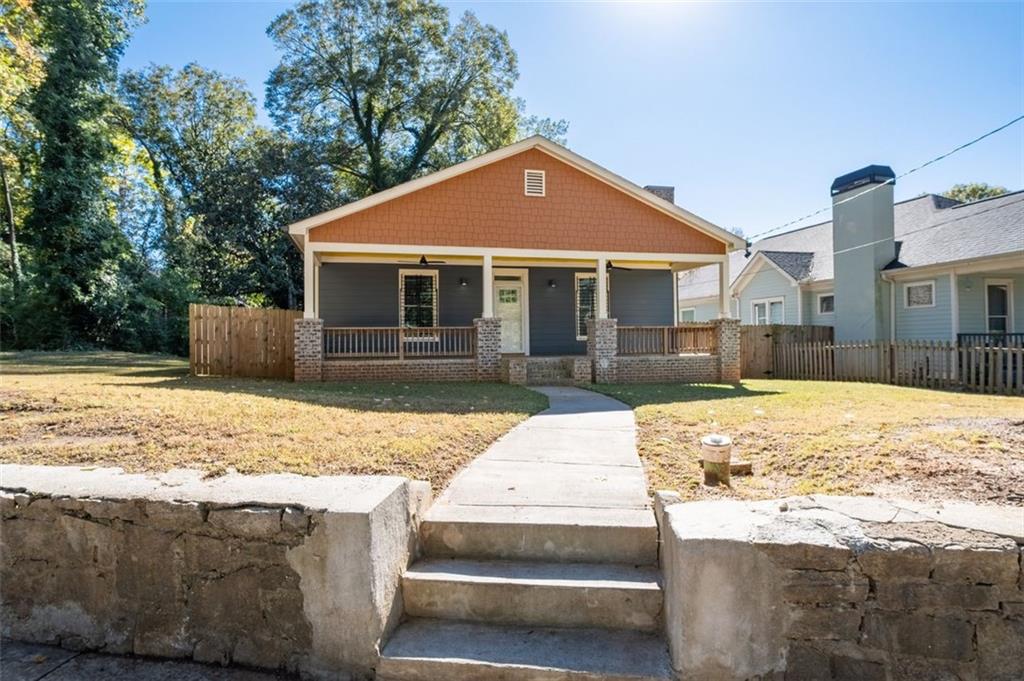 1070 LUCILE Avenue SW