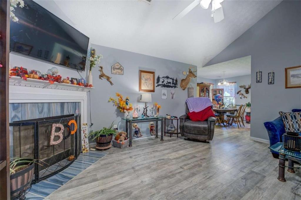 20 Summer Breeze Court