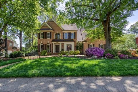 131 HELMSWOOD Circle SW Marietta GA 30064