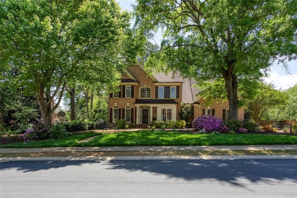 131 HELMSWOOD Circle SW