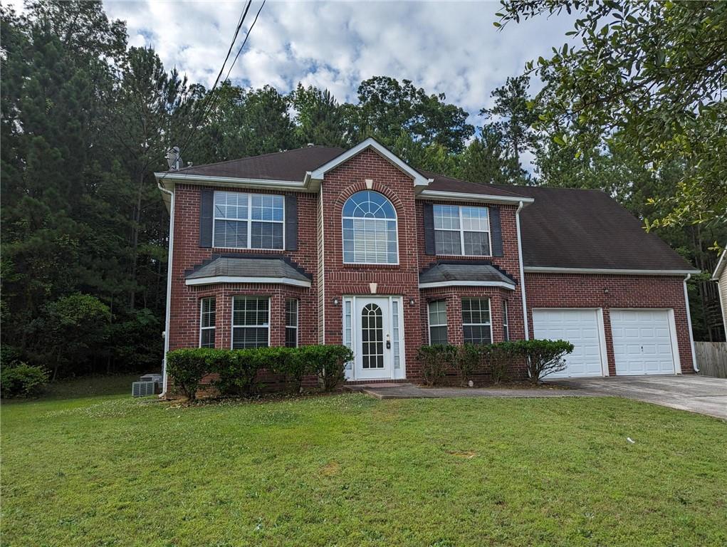 1905 Boulder Gate Drive Ellenwood, GA. 30294
**Housing vouchers are not accepted on this home. Security deposits start at an amount equal to one months rent and can go up based on credit screening.***
Move In Now
This home features 2900 square feet! 4 bedroom 2 1/2 bath.
Home has a formal sitting area, Separate dining, kitchen with eat in nook. Home has a sunken family room with fireplace. Half bath downstairs for your guest and full laundry room with washer/dryer hook ups. Upstairs has 3 spacious spares bedrooms and a full hall bath. Master bedroom is just awesome! Has a oversized room with sitting area. Walk in closet and private bathroom! This home is located at the end of a cul-de-sac no thru traffic!