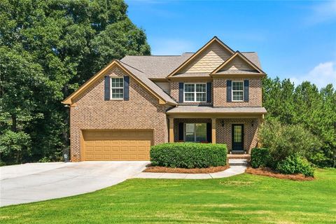 Homes For Sale - 905 Maple Creek Court<br/> Loganville, GA 30052