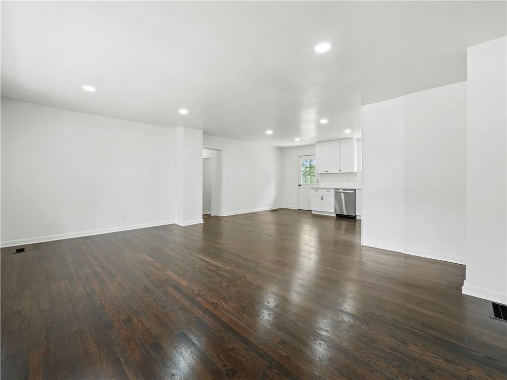 3343 Barry Lane
