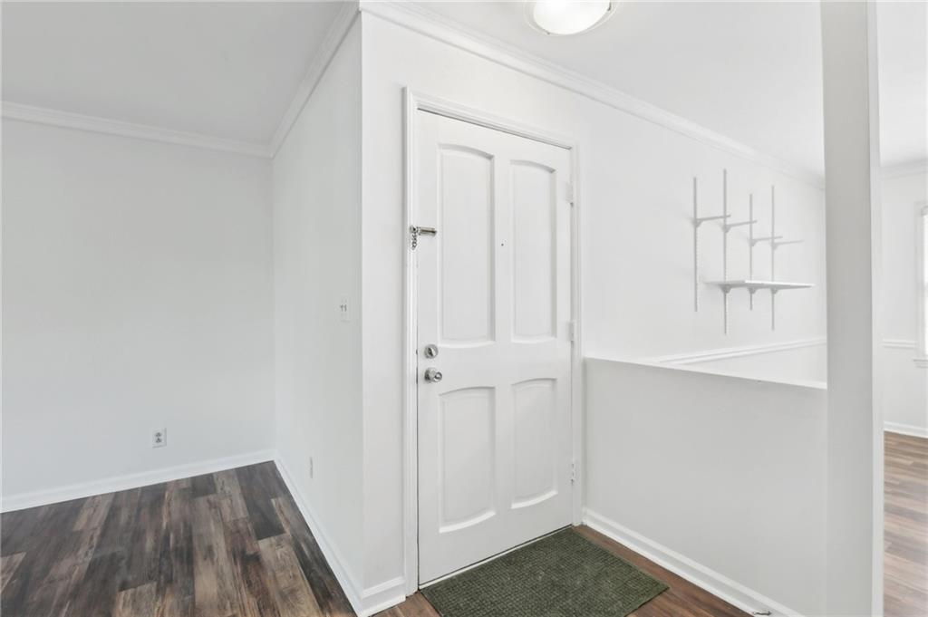 73 Montre Square