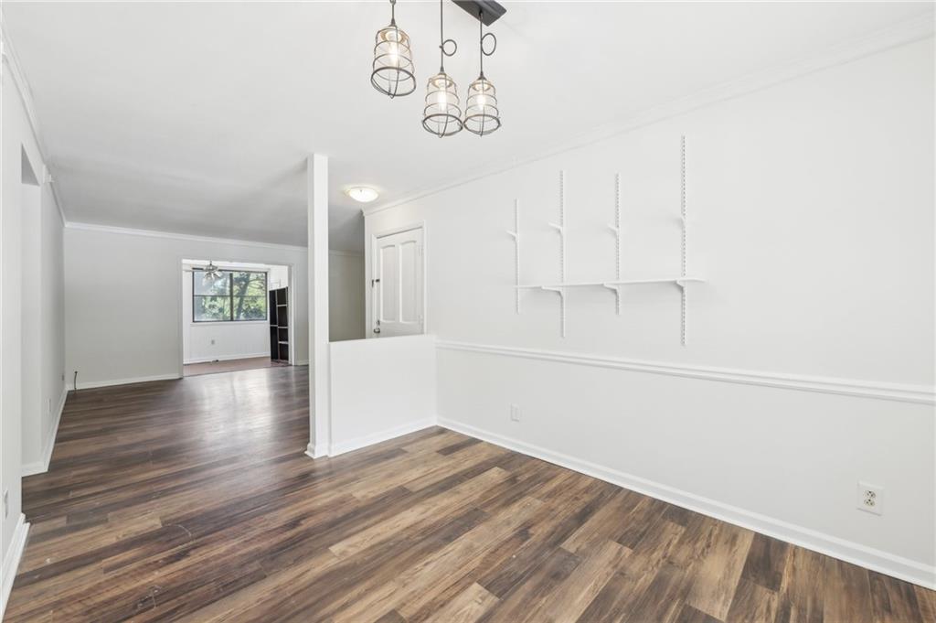 73 Montre Square