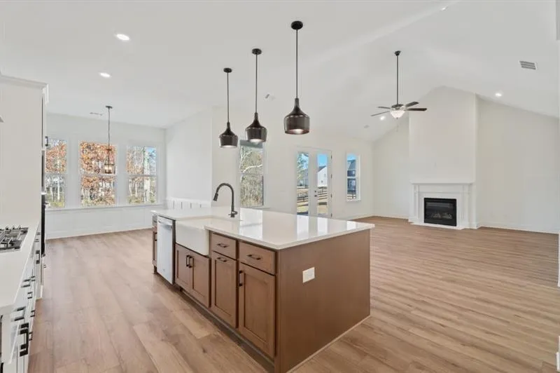 Gainesville, Georgia 30506, United States, 4 Bedrooms Bedrooms, ,3 BathroomsBathrooms,Residential,Active,219482