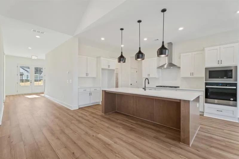 Gainesville, Georgia 30506, United States, 4 Bedrooms Bedrooms, ,3 BathroomsBathrooms,Residential,Active,219482