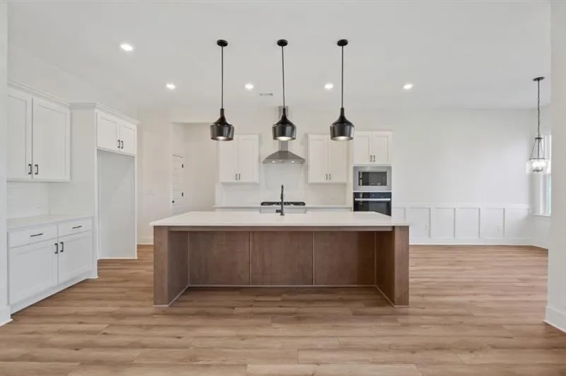 Gainesville, Georgia 30506, United States, 4 Bedrooms Bedrooms, ,3 BathroomsBathrooms,Residential,Active,219482