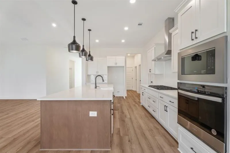 Gainesville, Georgia 30506, United States, 4 Bedrooms Bedrooms, ,3 BathroomsBathrooms,Residential,Active,219482