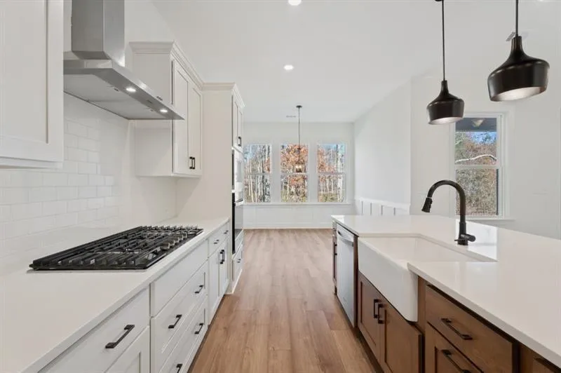 Gainesville, Georgia 30506, United States, 4 Bedrooms Bedrooms, ,3 BathroomsBathrooms,Residential,Active,219482