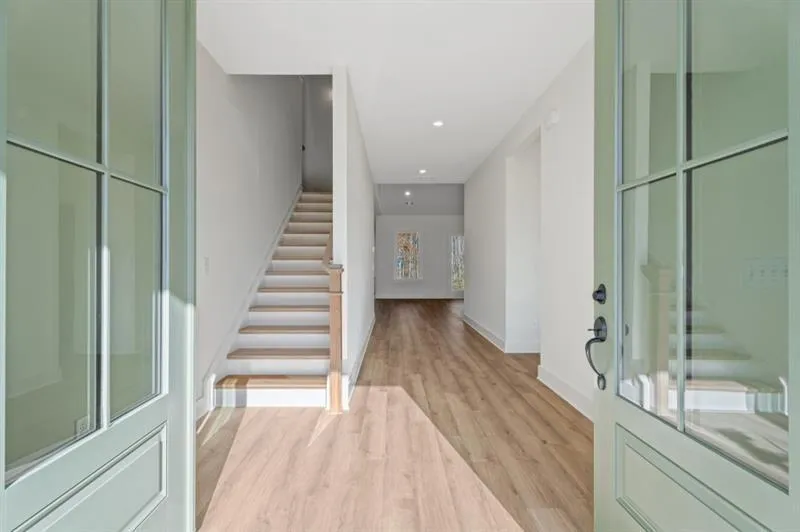 Gainesville, Georgia 30506, United States, 4 Bedrooms Bedrooms, ,3 BathroomsBathrooms,Residential,Active,219482