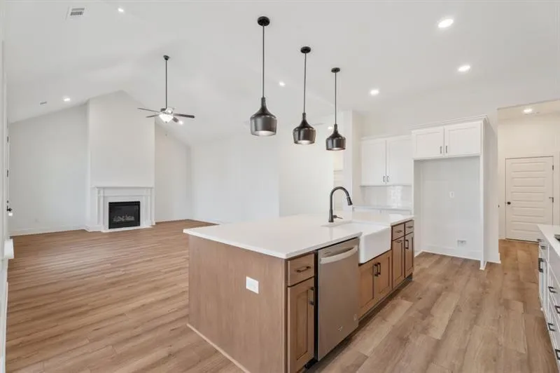 Gainesville, Georgia 30506, United States, 4 Bedrooms Bedrooms, ,3 BathroomsBathrooms,Residential,Active,219482