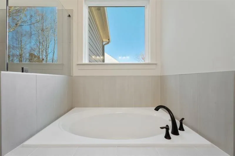 Gainesville, Georgia 30506, United States, 4 Bedrooms Bedrooms, ,3 BathroomsBathrooms,Residential,Active,219482