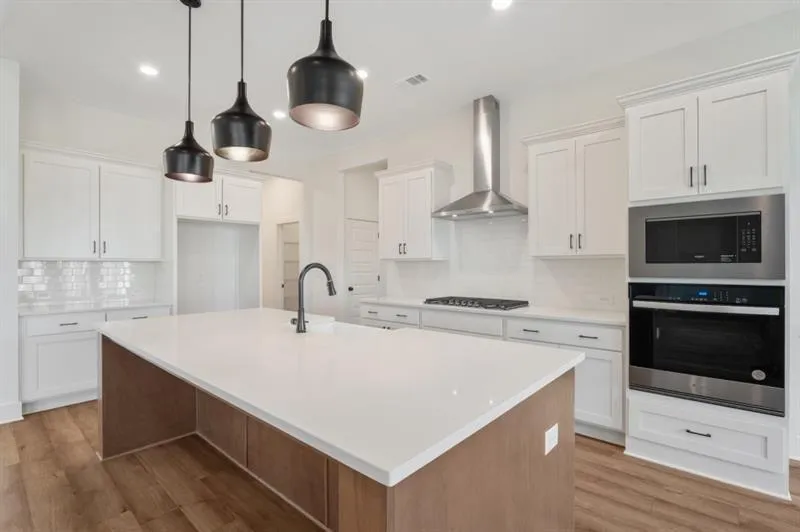 Gainesville, Georgia 30506, United States, 4 Bedrooms Bedrooms, ,3 BathroomsBathrooms,Residential,Active,219482