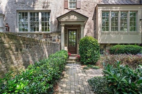 Photo of 3675 Brookhaven Manor Crossing, Atlanta, GA 30319 (MLS # 7854535)