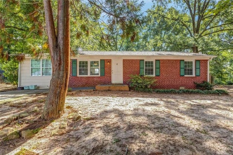 Homes For Sale - 135 Highland Drive<br/> Henry County, Stockbridge, GA 30281
