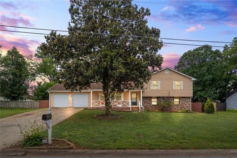 618 Summerville Drive Lawrenceville GA 30046
