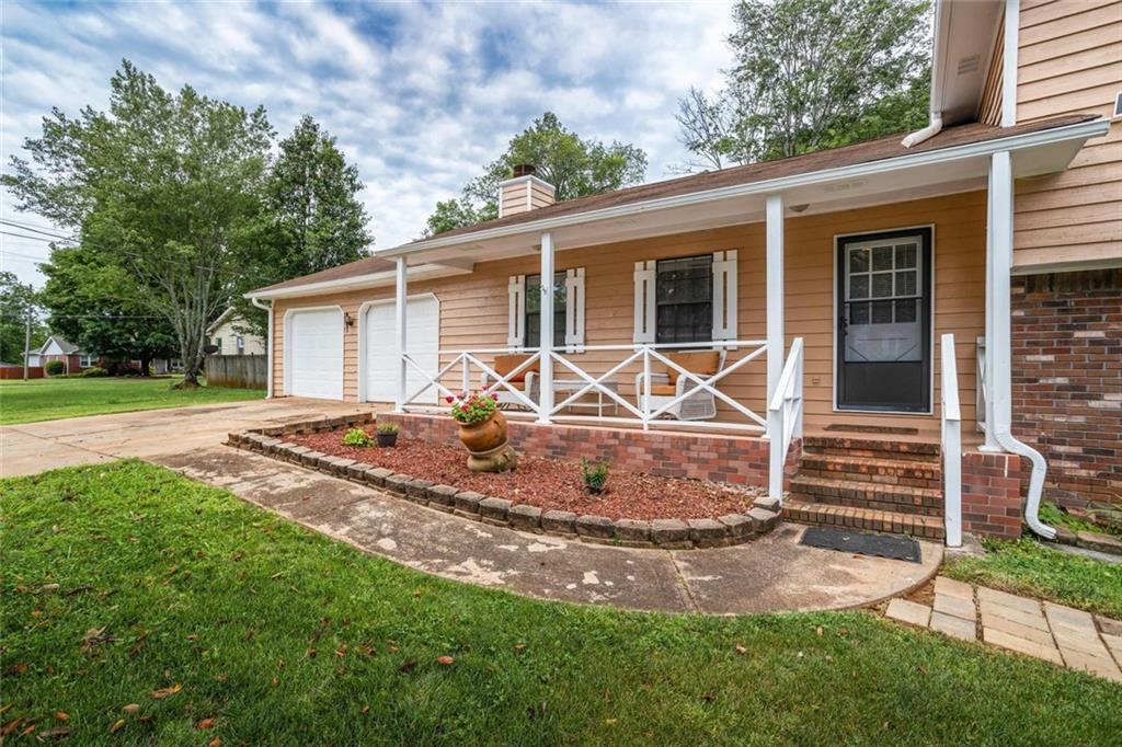618 Summerville Drive