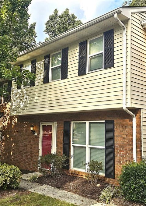 Townhouse For Rent - 2270 Newport Landing<br/> Alpharetta, GA 30009
