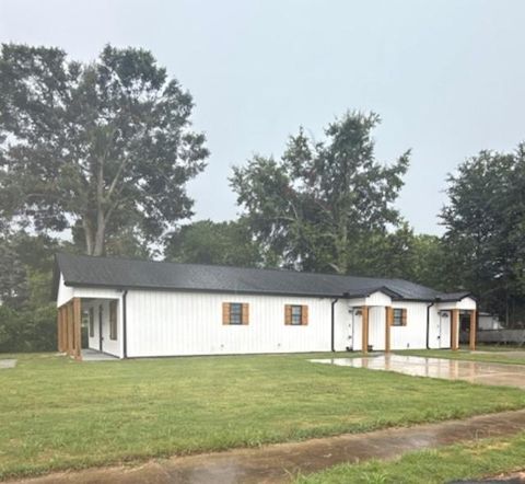 200 Elm Street Fort Valley GA 31030