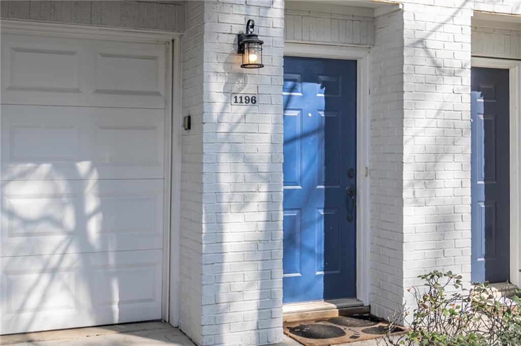 1196 Village Court SE