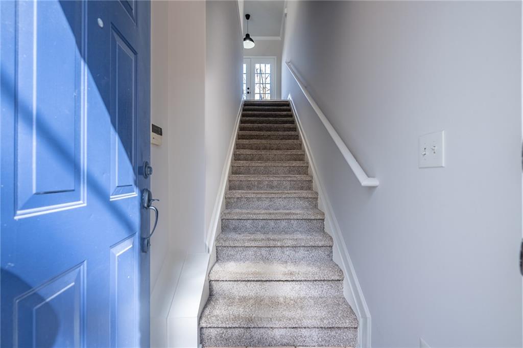 1196 Village Court SE