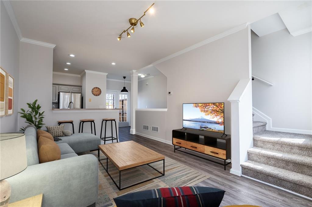 1196 Village Court SE