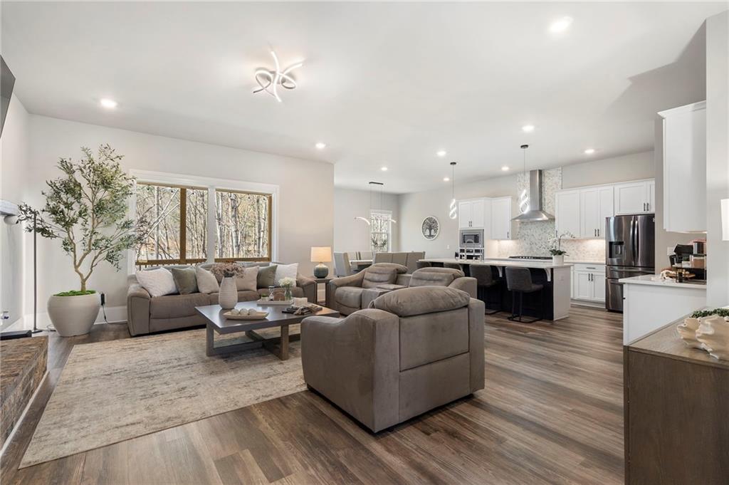 1880 Grand Lanier Drive