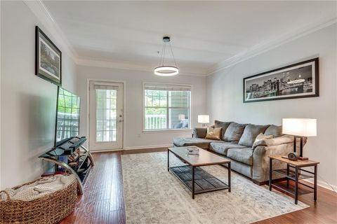 Condominium in Atlanta GA 2700 Pine Tree Road 12.jpg