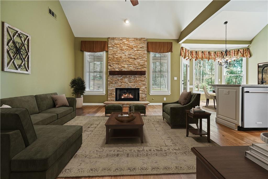 4095 Montgrove Glenn