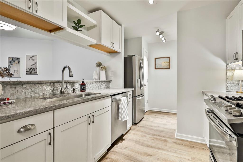 1029 N Jamestown Road