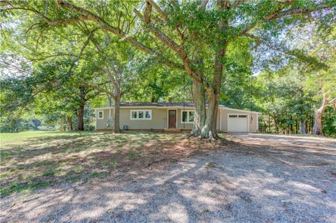 Homes For Sale - 5328 Pine Forest Road<br/> Gainesville, GA 30504
