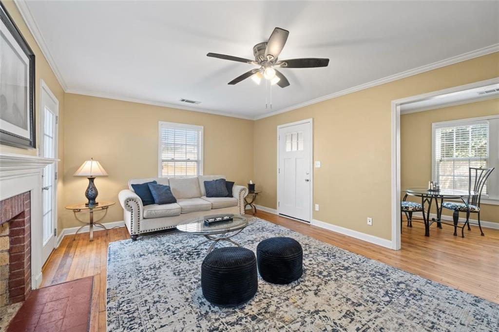 238 Crescent Circle SW